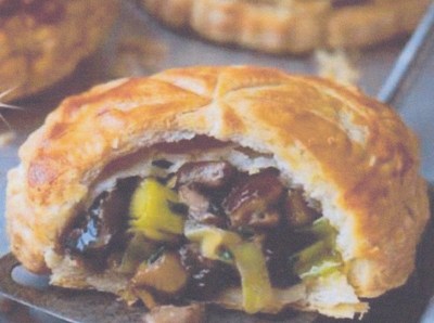 picture of Chestnut mushroom and leek pies
 VeggieMeals